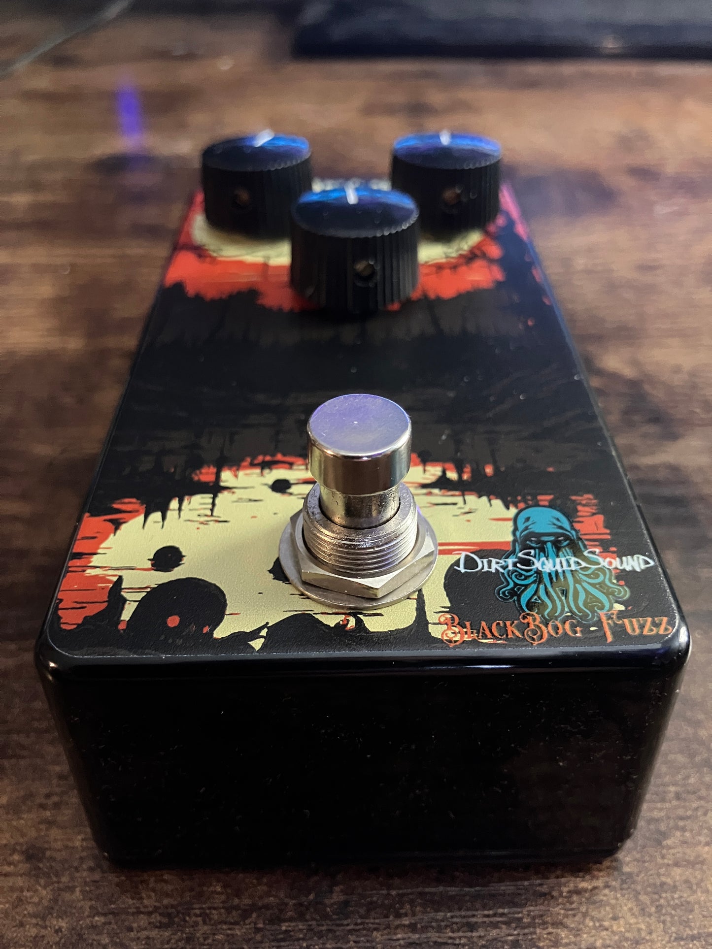 .Black Bog Fuzz Pedal.