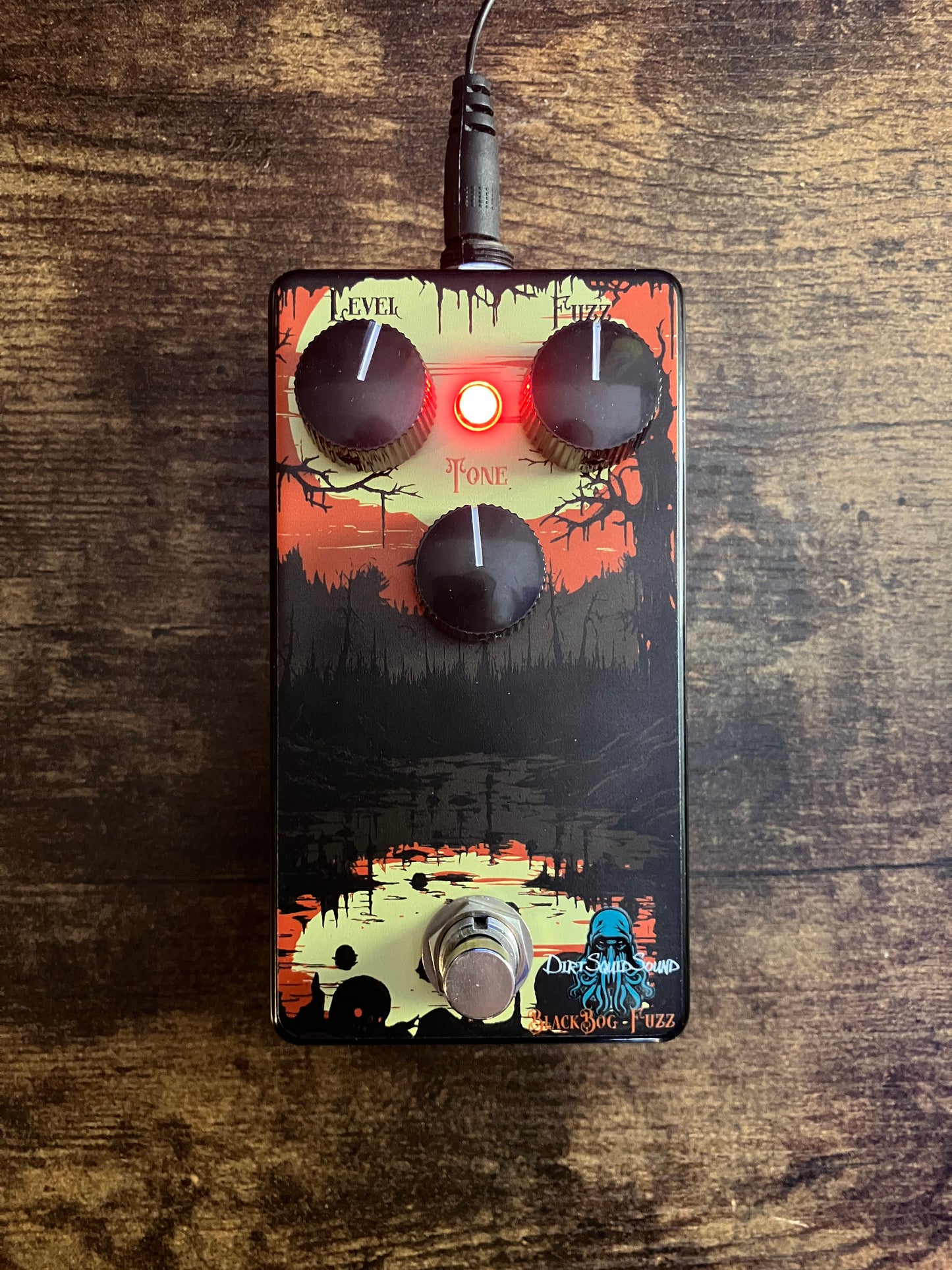 .Black Bog Fuzz Pedal.