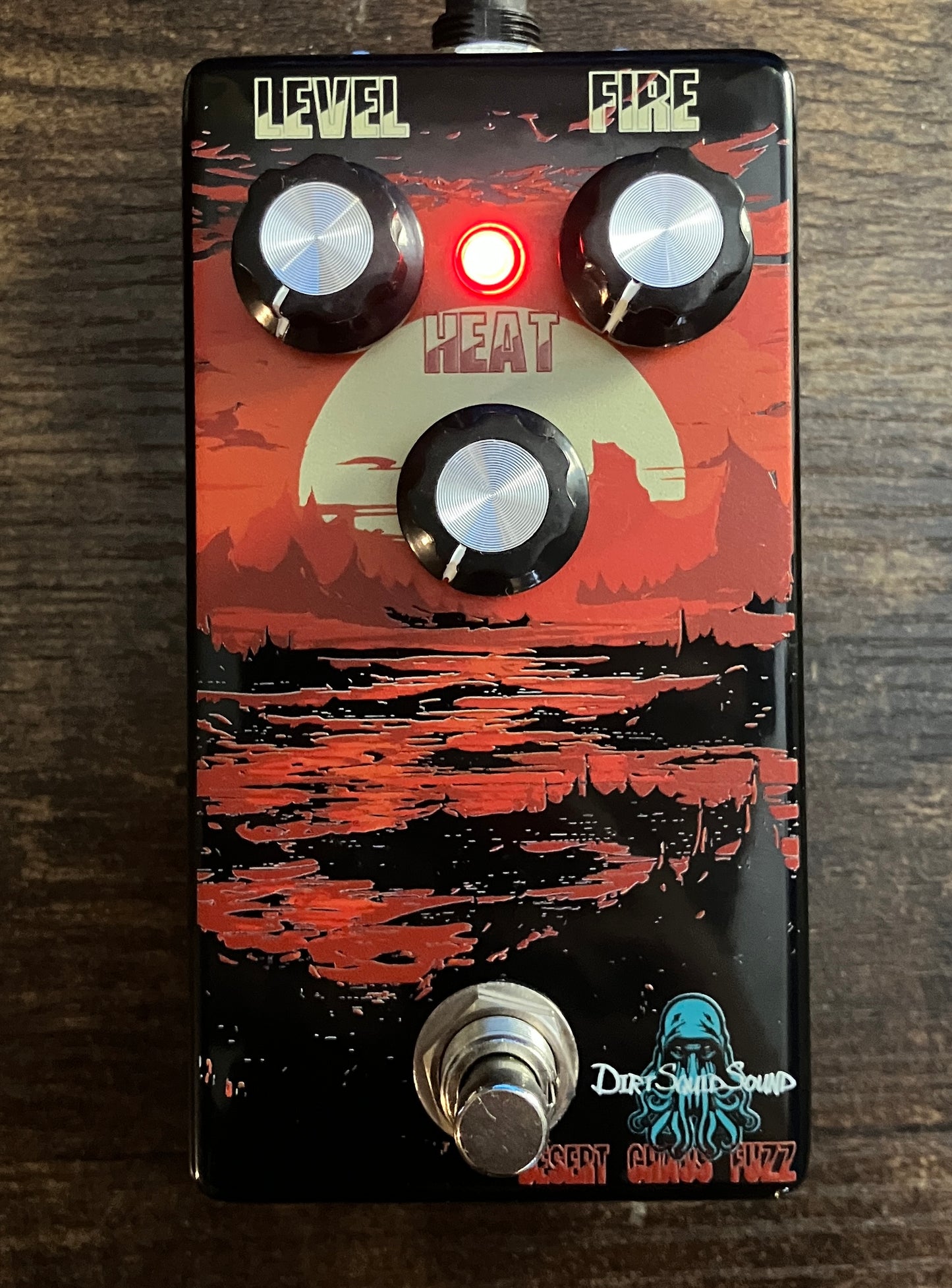.Desert Chaos Fuzz Pedal.